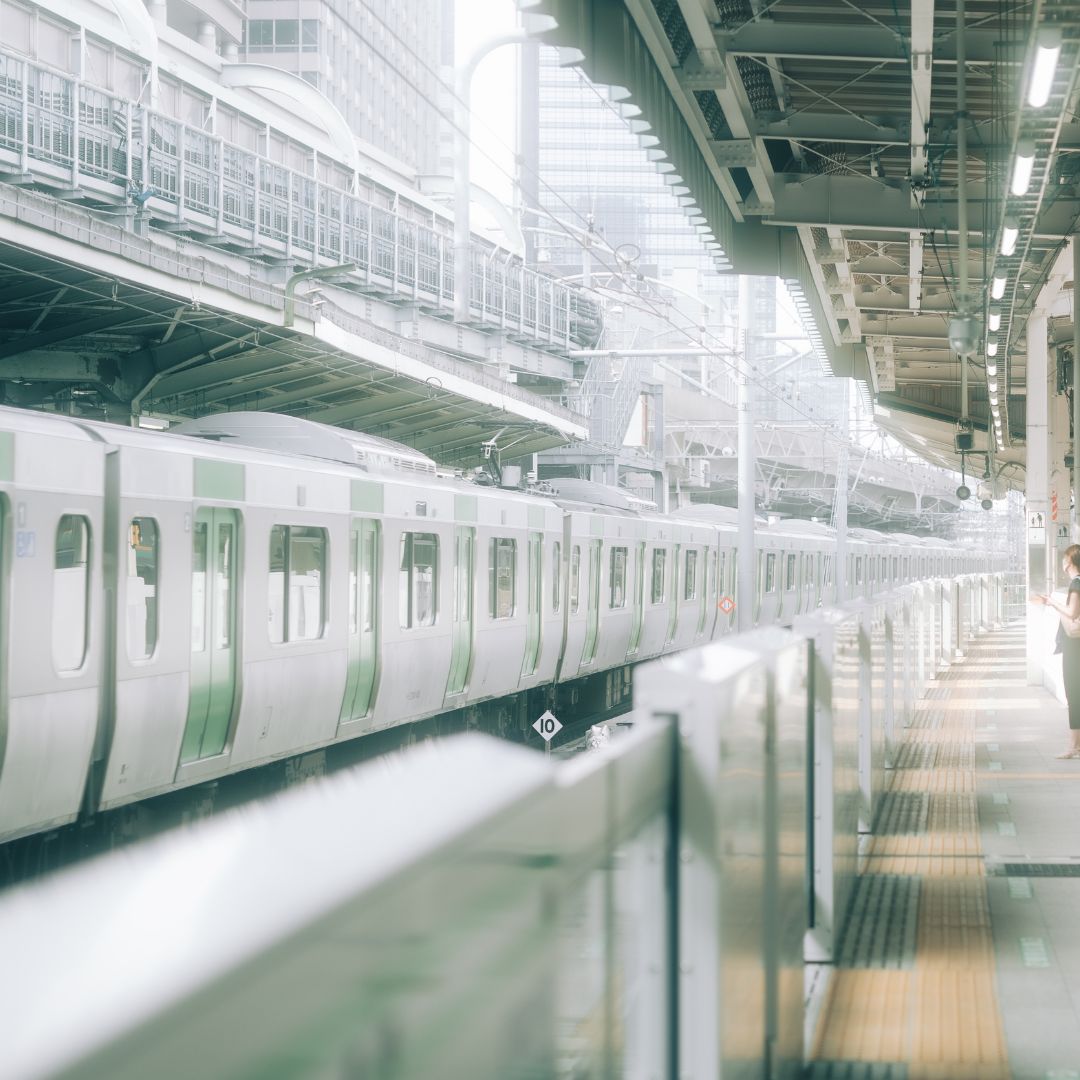 通勤時間を快適に！「駅近10分以内」と「送迎あり」で探すストレスフリーな職場